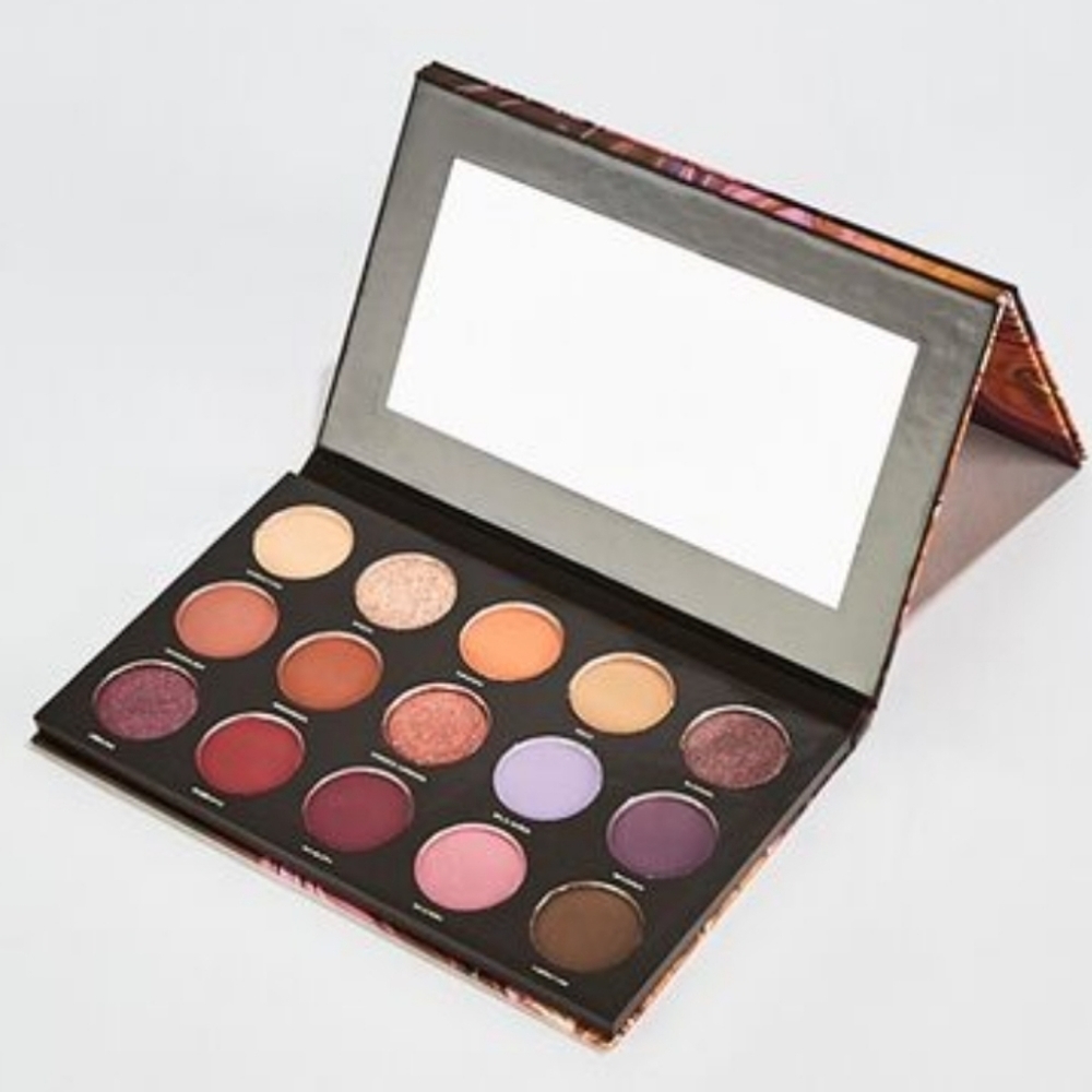 Zion Eyeshadow Pallete Hipdot